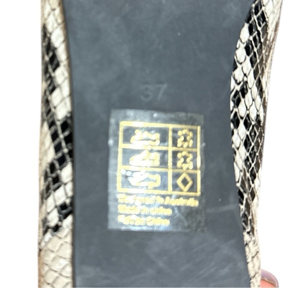 Like New - Caverley Sabrina Boot - Snake - Size 37 - Picture 7 of 8